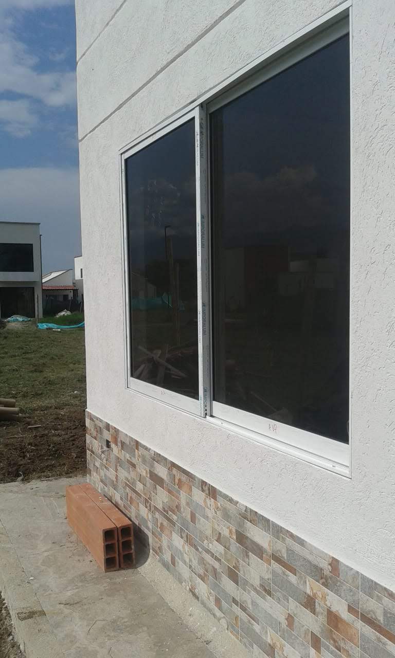Ventana ligera en aluminio